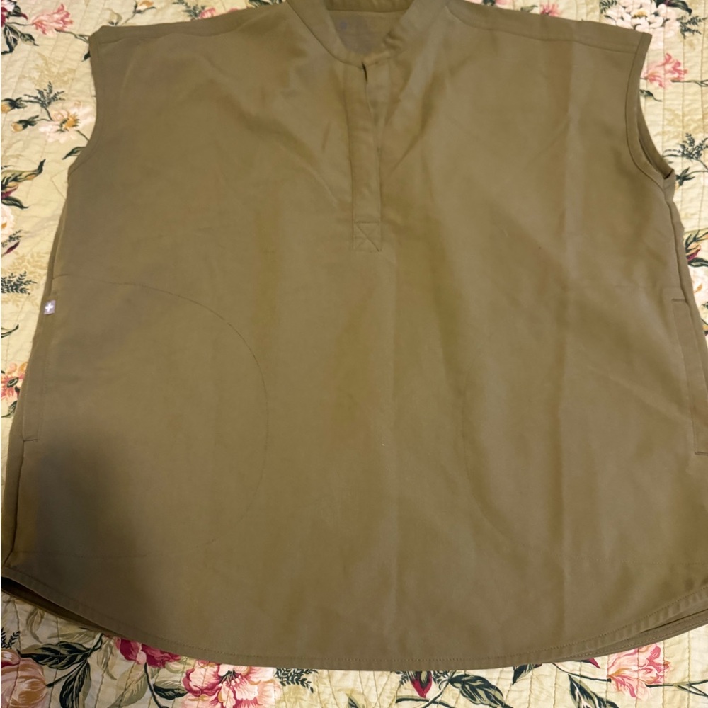 FIGS scrub top
